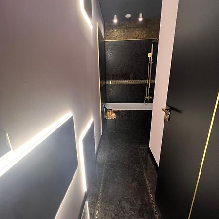 Darkhouse Versace Blue วูดช์ ภายนอก รูปภาพ