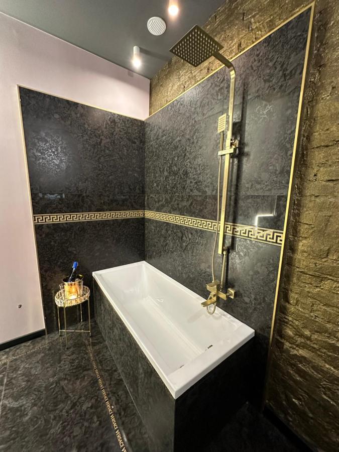 Darkhouse Versace Blue วูดช์ ภายนอก รูปภาพ