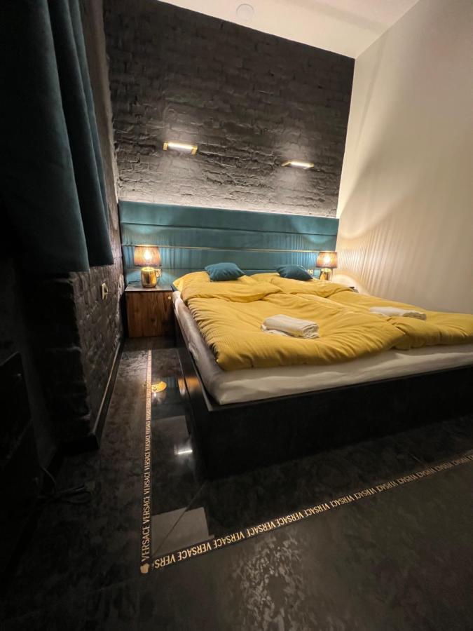 Darkhouse Versace Blue วูดช์ ภายนอก รูปภาพ